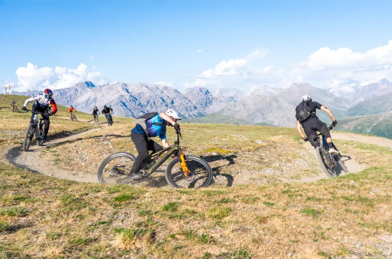 Mountainbiken op de berg
